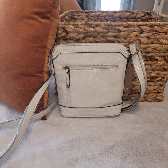 Born Concept Handbag - Picture 4 of 6